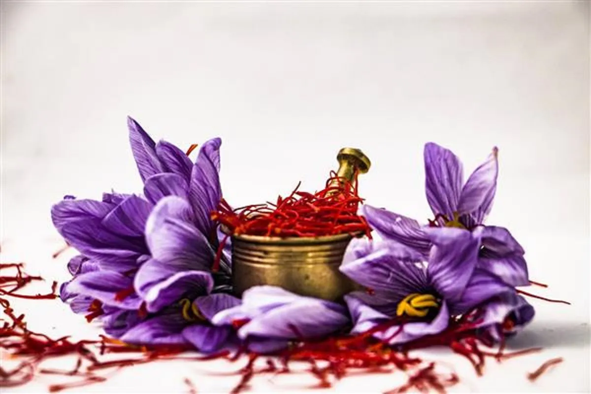 زعفران می‌تواند به بهبود علائم افسردگی خفیف تا متوسط کمک کند
